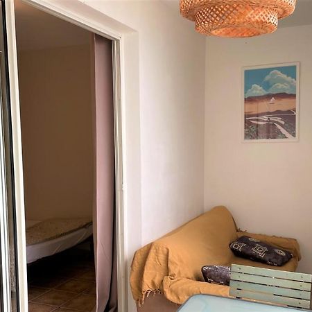 Grand Studio Lumineux - Saint Gilles Les Bains Apartment Luaran gambar
