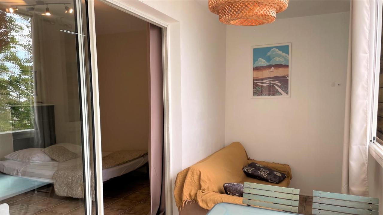 Grand Studio Lumineux - Saint Gilles Les Bains Apartment Luaran gambar